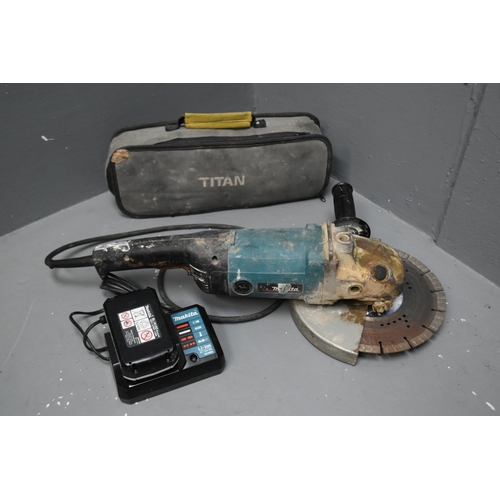 777 - Tools to include Makita Angle Grinder, Makita Battery and a Titan Multitool. Untested