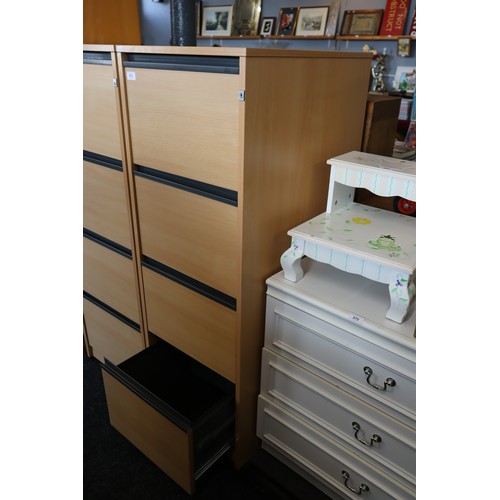 572 - Oak Effect Four Drawer Filing Cabinet Approx 53.5