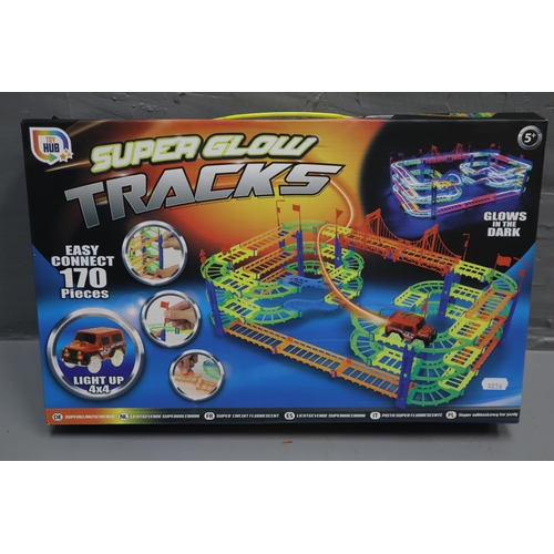 515 - Boxed Super Glow Track seems to be unused and complete