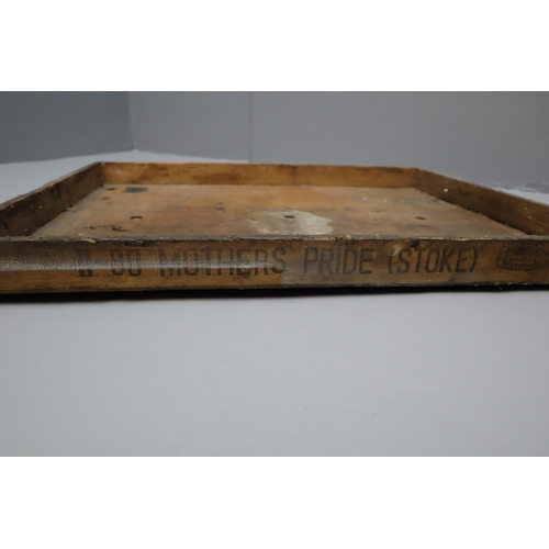 636 - A Vintage Stoke 'Mothers Pride' Wooden Bread Tray, Approx 23.5