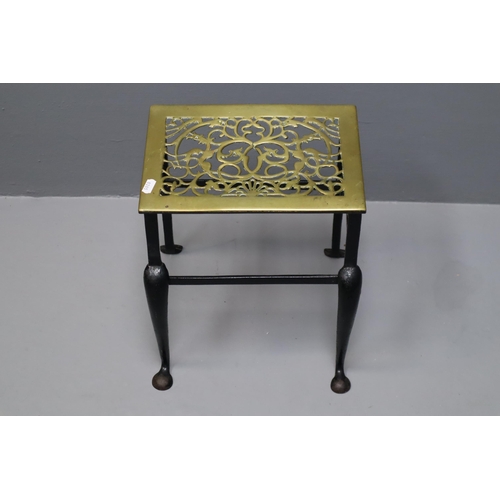 339 - A Vintage Rustic Cast Iron Stand With Brass Top, Approx 8