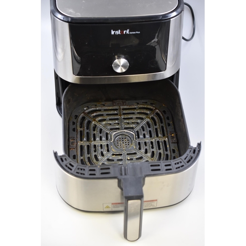 553 - Instant Vortex Plus Air Fryer (Powers On When Tested)