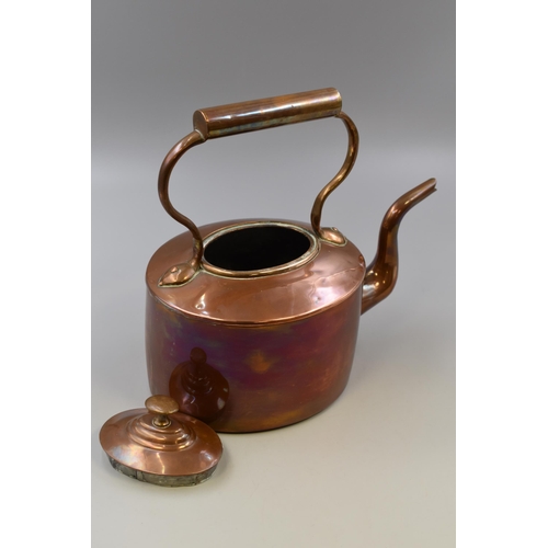 368 - A Vintage Copper Kettle, With Makers Mark To Base. Approx 11.5