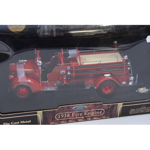 570 - Road Signiture Ford 1938 Fire Engine, Scale 1:24 With Original Box ( Item No 20058 ) With 24 K Gold ... 