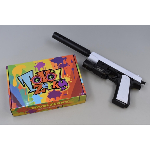 421 - New Colt Style Pistol with Soft Pellets, Silencer, Magazine and Box