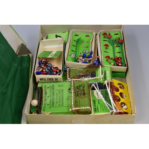 604 - Vintage Subbuteo Table Soccer in original box (seems to be complete)