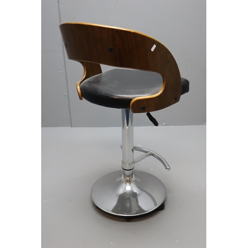 611 - Rimini Style Deluxe Hydraulic Bentwood Bar Stool on Castors max extending height 35