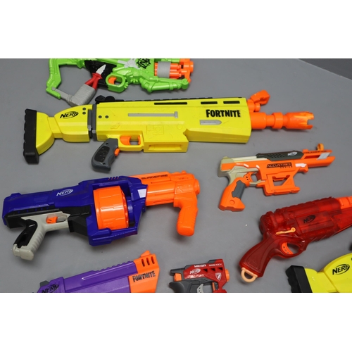 817 - A Large Selection of Nerf Guns And Ammo To Include Fortnite, Accustrike Falconfire, Modulus Recon MK... 