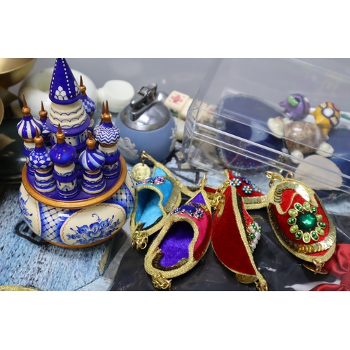 863 - Nice Quality Mixed Lot to include Miniature Turkish Shoes, Musical Blue and White Spire Statue, Bras... 