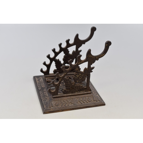 190 - Cast Metal Fountain Pen Stand