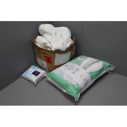 838 - A Selection of Bedding For King's Size Bed, Includes Two Pillows, Two Pillow Protectors, Duvet And M... 