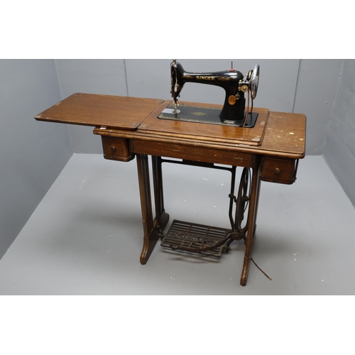 Antique Singer Treadle Sewing Machine needs new belt but otherwise in stunning condition, Serial Number EA184798. NO POSTAGE ON THIS ITEM