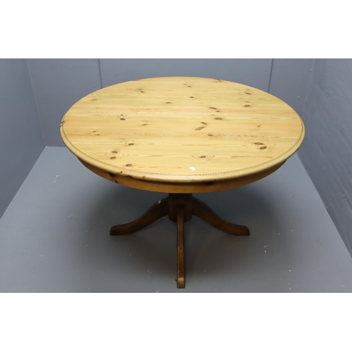 601 - Round pine extendable table and 4 chairs (45