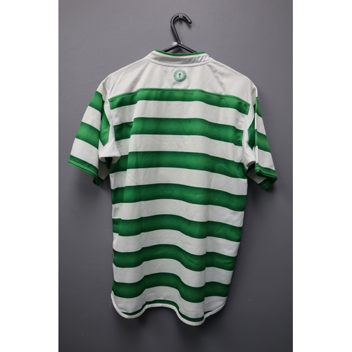 620 - Official Celtic Football Club Home Shirt (Size 32 / 33)