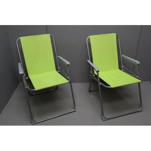 821 - Two folding garden chairs in green and grey