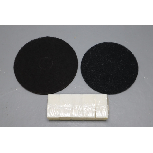 838 - Floor maintenance pads x 3 (15