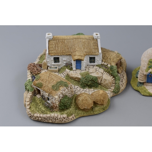 242 - Selection of five Lilliput lane cottages to include Milestone cottage, Rierview, Wash day, Petticoat... 