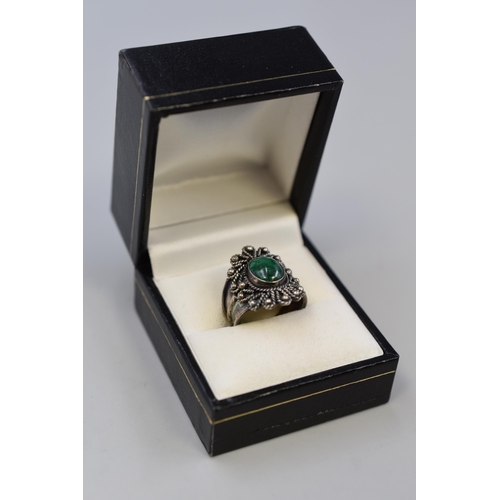 37 - Vintage Silver 925 Malachite Stoned Ring Complete with Presentation Box