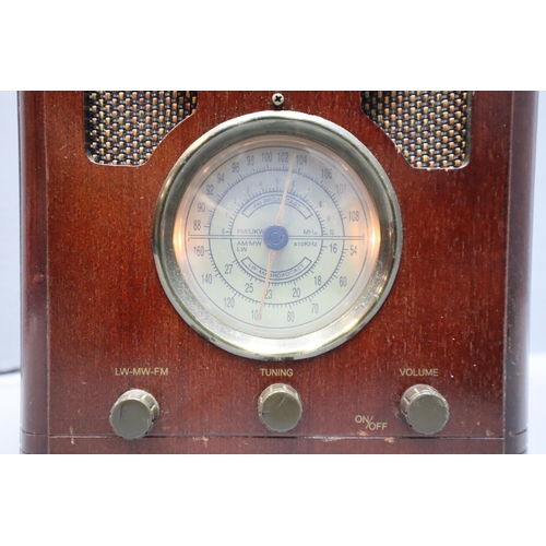 635 - Vintage Style Wood Cased Bush Radio (Working) 13