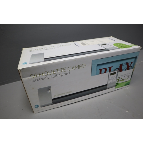 653 - Silhouette cameo electronic cutting tool