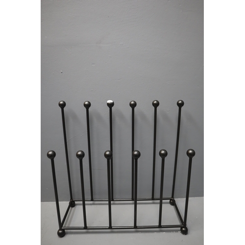 443 - Heavy steel boot rack measuring 21