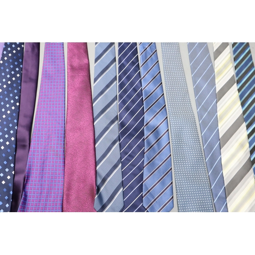 545 - HUGE Collection of Fine Quality Ties complete with a Tie Hanger