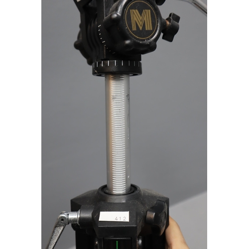 678 - An Extendable Miranda - Titan 606 Tripod