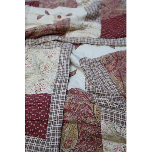 686 - Cream/red patchwork quilt 72