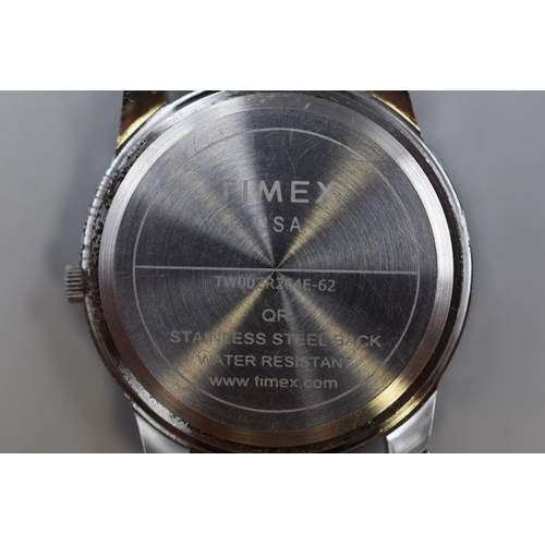 120 - Timex Water Resistant Quartz Gents Watch (Working)