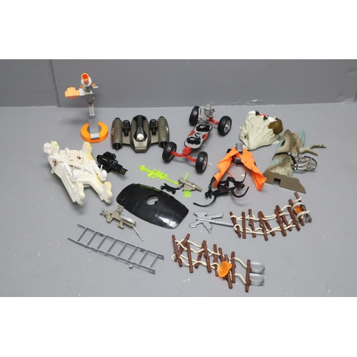 647 - A Selection of Action Man Accessories To Include Thunderwing, Skateboard Extreme, Various Guns, Ladd... 
