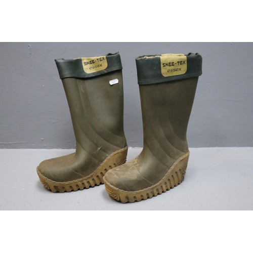 834 - Pair of Skee-Tex Thermal Boots