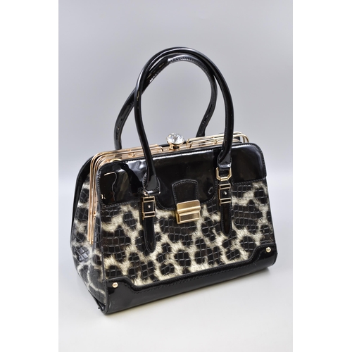 848 - Ladies Designer Style Handbag 14