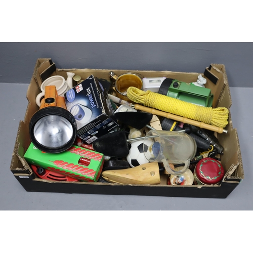 904 - Mixed box of various items including torches, rope, extension lead plus lots more bits