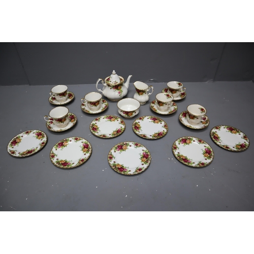 368 - Royal Albert Old Country Roses tea set to include tea pot, milk jug, sugar bowl and 7 cups, saucers ... 