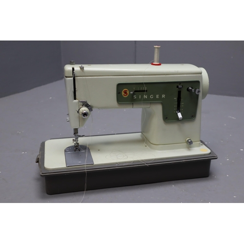 821 - Singer 337 Sewing Machine