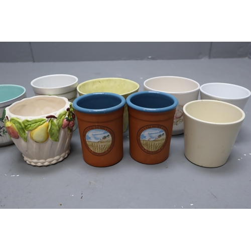 797 - Mixed selection of 10 ceramic planters