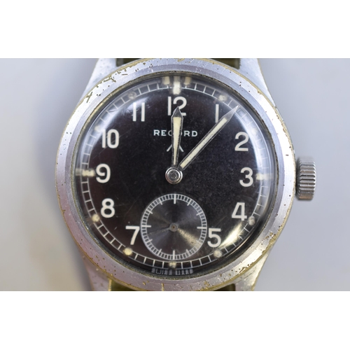 24 - A WWII Military Issue Dirty Dozen Record Mechanical Watch (L9123), With Broad Military Arrow. In Wor... 