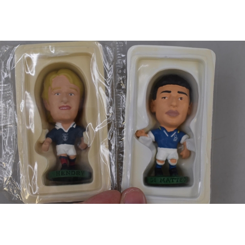 571 - 8 Corinthian Football figurines to include: Di Matteo, Maldini, Zola, Ince, Vieira, Hendry and two S... 