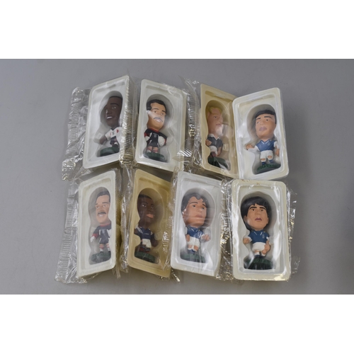 571 - 8 Corinthian Football figurines to include: Di Matteo, Maldini, Zola, Ince, Vieira, Hendry and two S... 