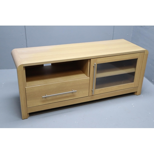 646 - A Modern Pine Effect Media Unit, Approx 16.5