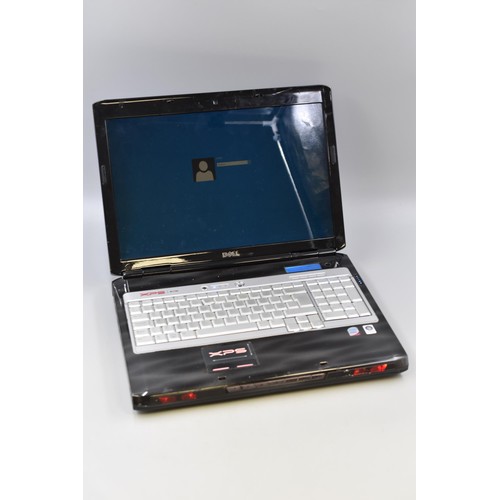 539 - Dell XPS Gaming Laptop complete with Charging Lead (Powers On) and Windows 8 Disk