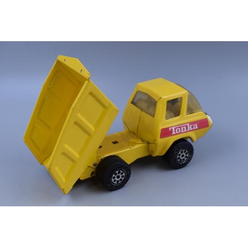 183 - Vintage Tin Plate Tonka Dump Truck in really good condition