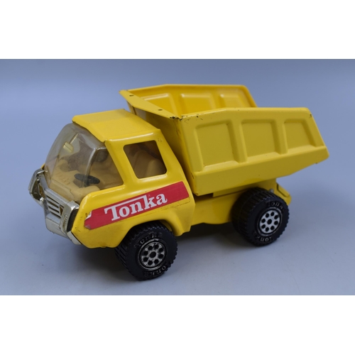 183 - Vintage Tin Plate Tonka Dump Truck in really good condition