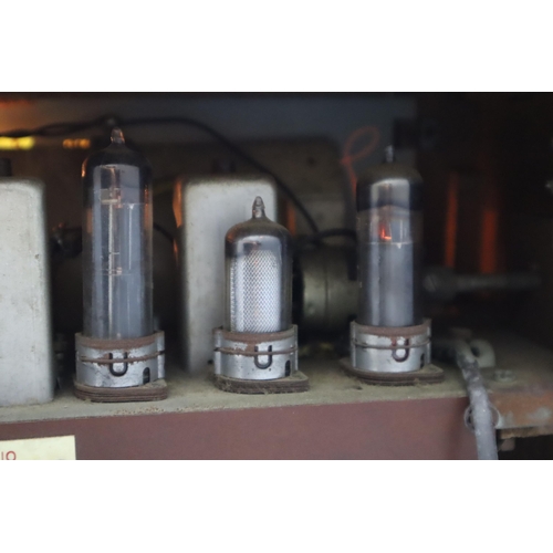 665 - Mixed Lot to include a Vintage Lotus Valve radio, Powers on when tested (missing rear cover) and a S... 