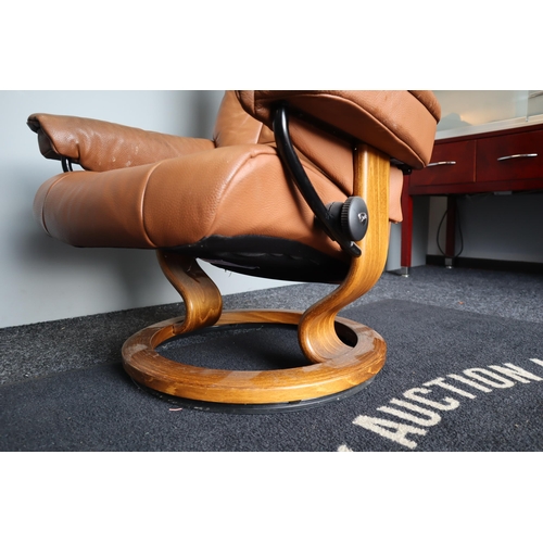 680 - Very Fine Quality Stressless Ekornes Four Seat Recliner Suite with Matching Stool Both Chairs have R... 