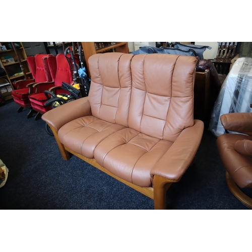 680 - Very Fine Quality Stressless Ekornes Four Seat Recliner Suite with Matching Stool Both Chairs have R... 