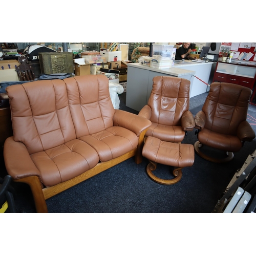 680 - Very Fine Quality Stressless Ekornes Four Seat Recliner Suite with Matching Stool Both Chairs have R... 