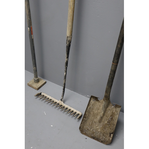 719 - Tarmac Spade, Rake and Tamp. NO POSTAGE