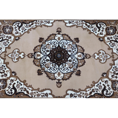 725 - Large vintage patterned rug (154.94 cm x 238.76 cm)