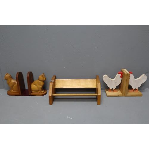 726 - Two Pairs of Bookends (Chicken and Cat), With Wooden Bookstand